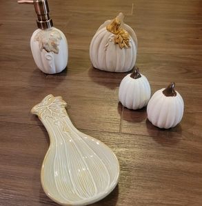 White-Grayish Farmhouse Pumpkin Set